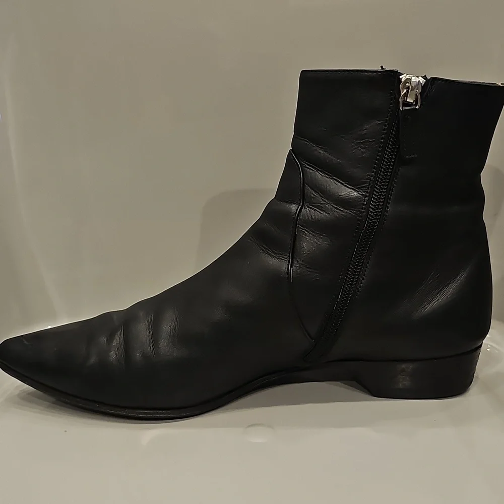 ALUMNAE Elegant Black Leather Booties
